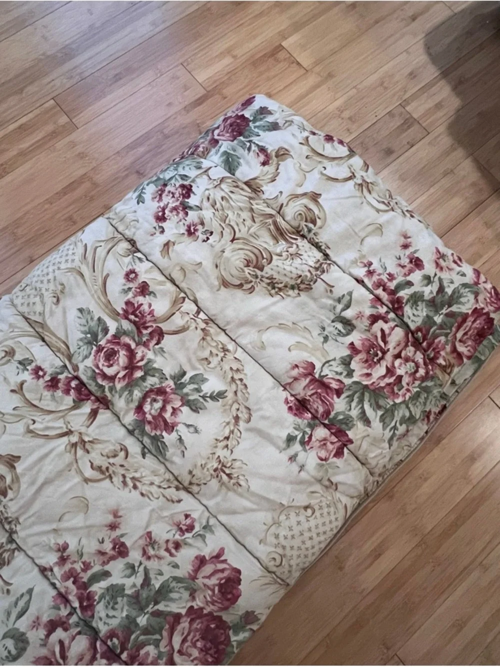 Ralph Lauren Grosvenor Square Rose Bouquet Comforter in Pink and Cream